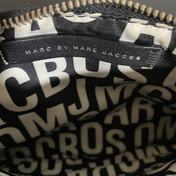 Marc By Marc Jacobs Black Leather Crossbody Bag - Picture 5 of 14